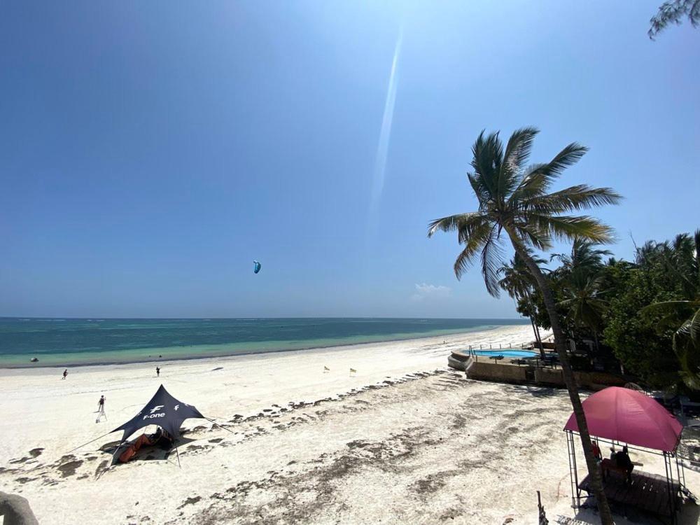 Soul Breeze Beach Resort Diani Beach Buitenkant foto