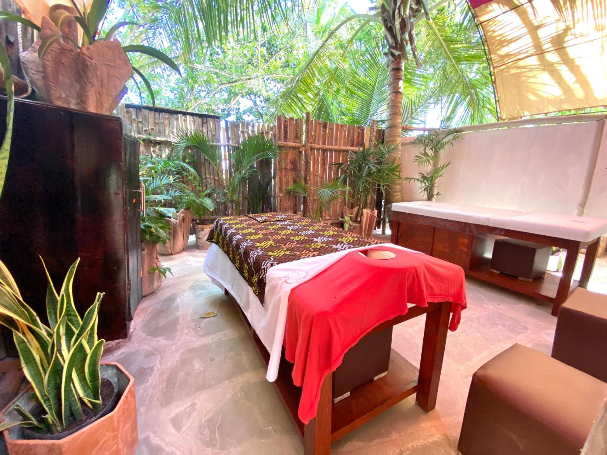 Soul Breeze Beach Resort Diani Beach Buitenkant foto