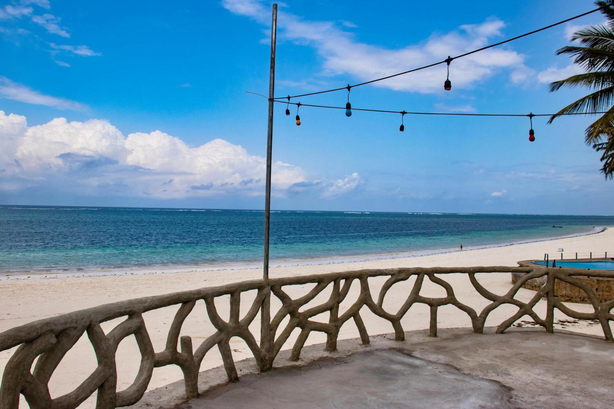 Soul Breeze Beach Resort Diani Beach Buitenkant foto