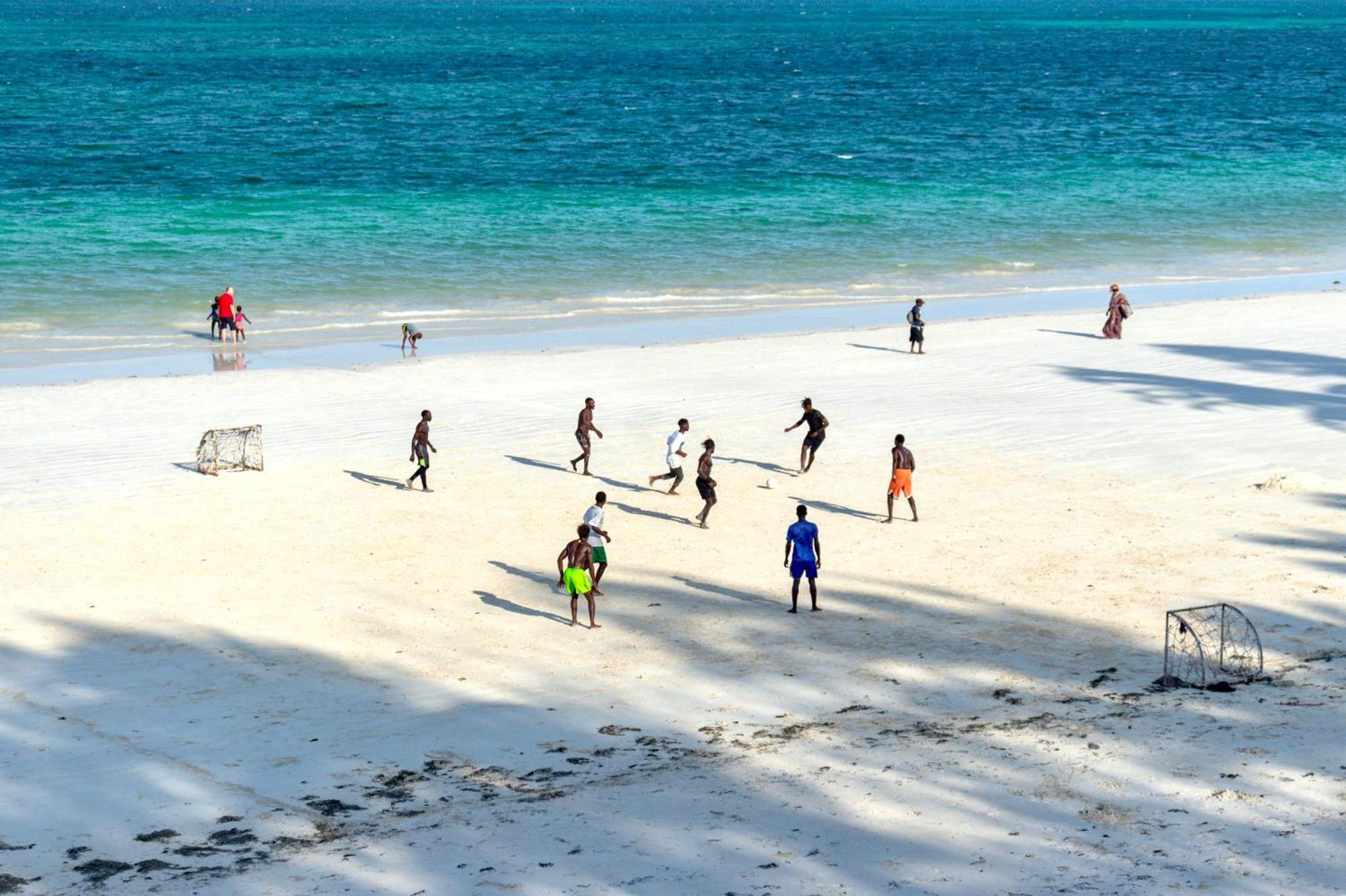 Soul Breeze Beach Resort Diani Beach Buitenkant foto