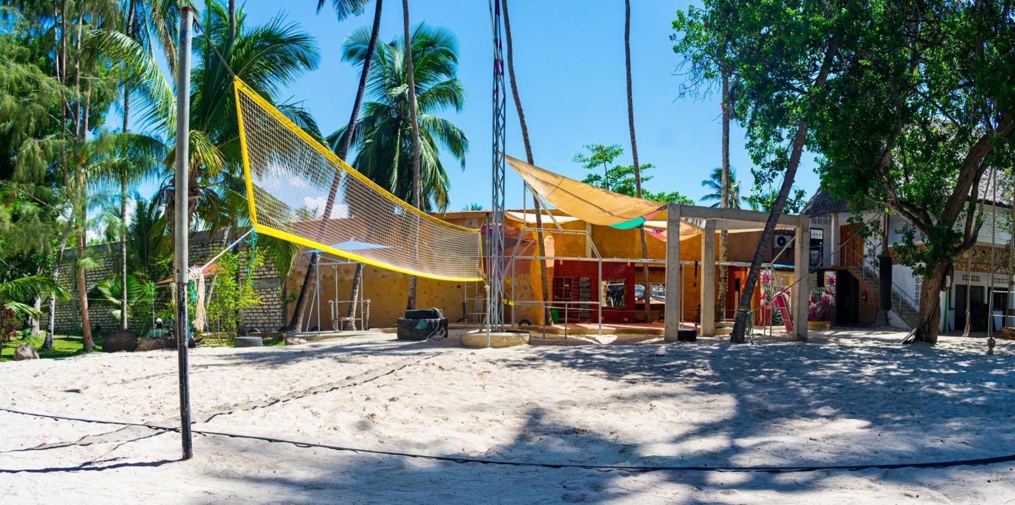 Soul Breeze Beach Resort Diani Beach Buitenkant foto