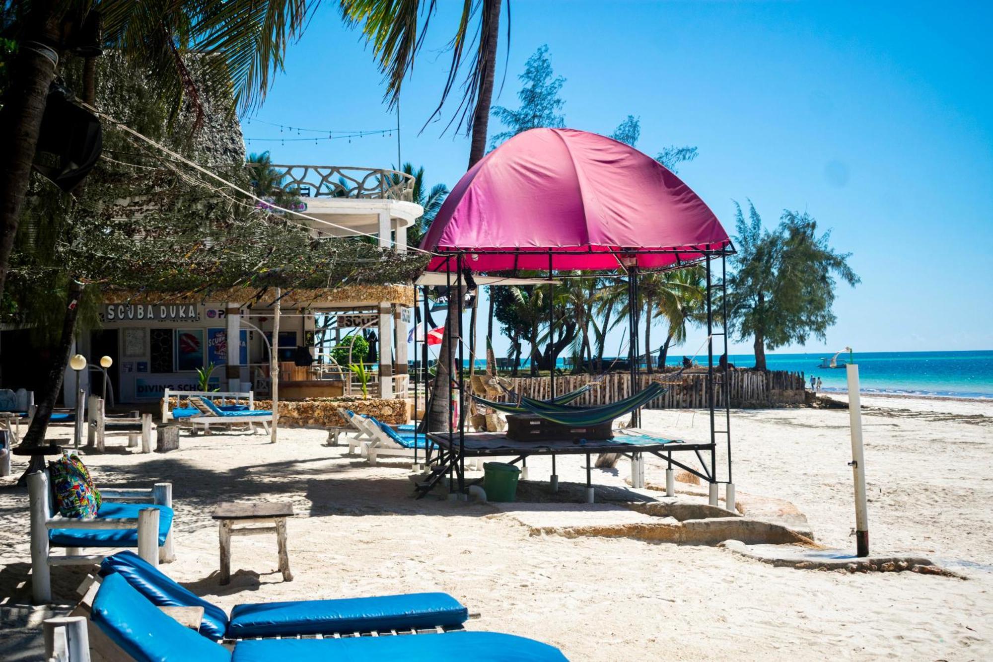 Soul Breeze Beach Resort Diani Beach Buitenkant foto