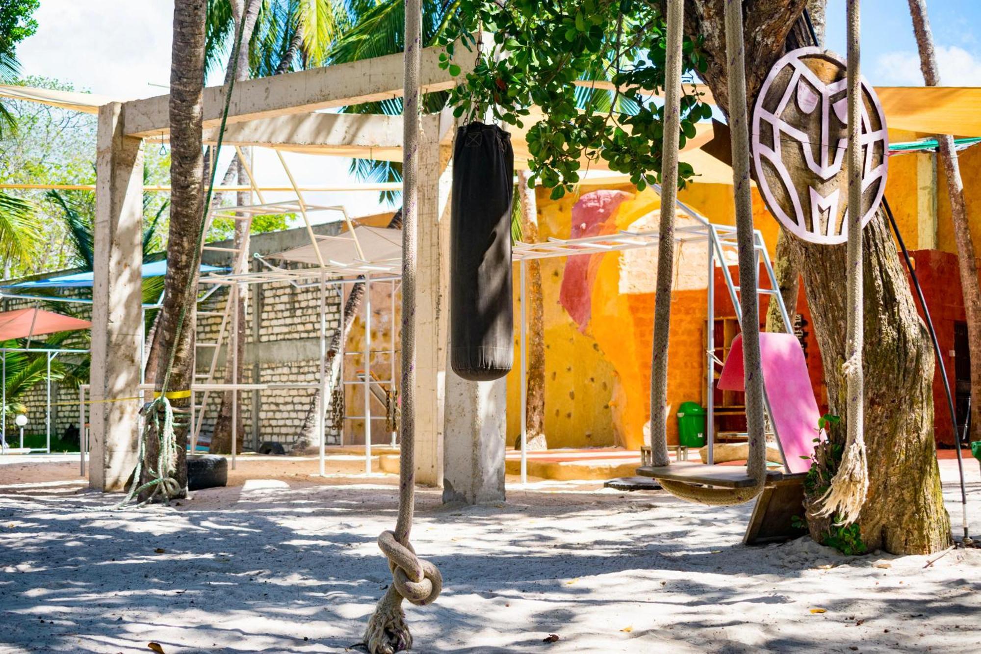 Soul Breeze Beach Resort Diani Beach Buitenkant foto