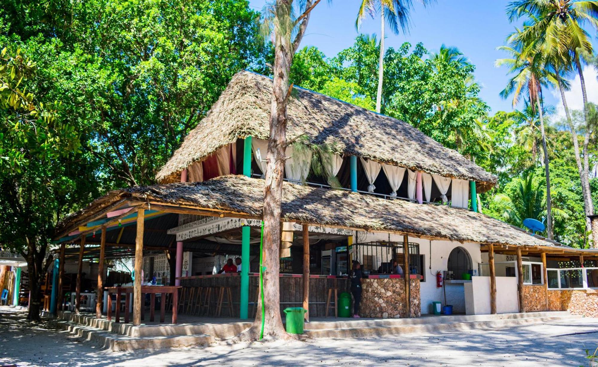 Soul Breeze Beach Resort Diani Beach Buitenkant foto